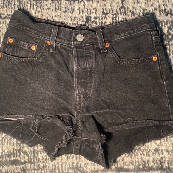 Levi’s 501 Womens Jean Shorts - Picture 2 of 2